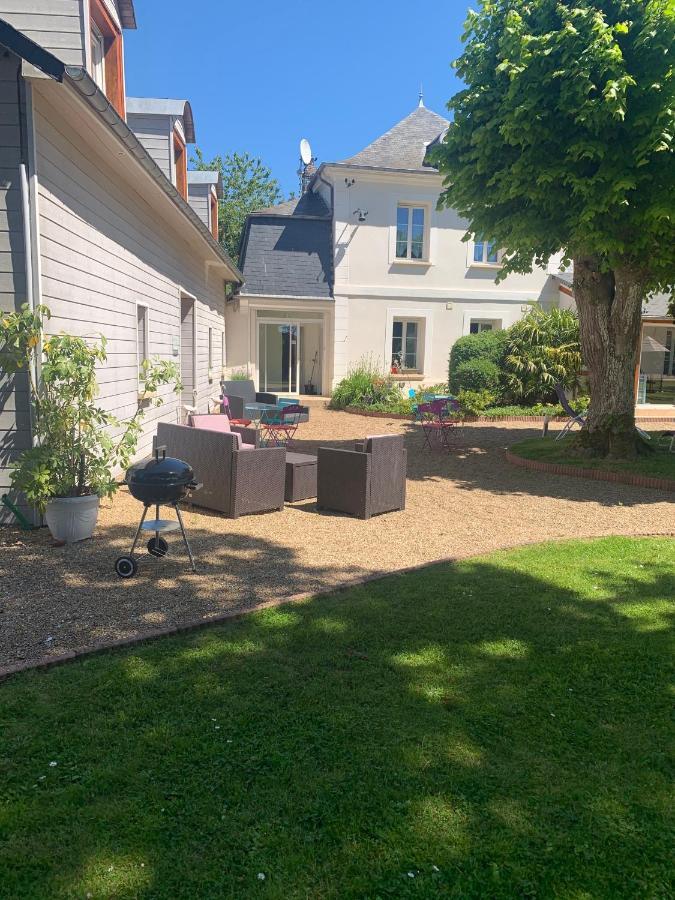 Bed and Breakfast Le Petit Manoir Farceaux Экстерьер фото