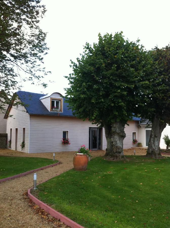 Bed and Breakfast Le Petit Manoir Farceaux Экстерьер фото